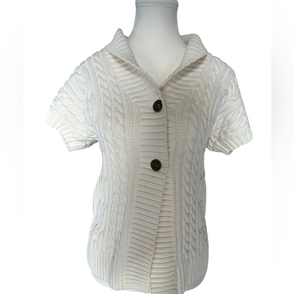 Maddison sleeveless cable knit sweater two button closure, ecru, sz Medium - Picture 3 of 10
